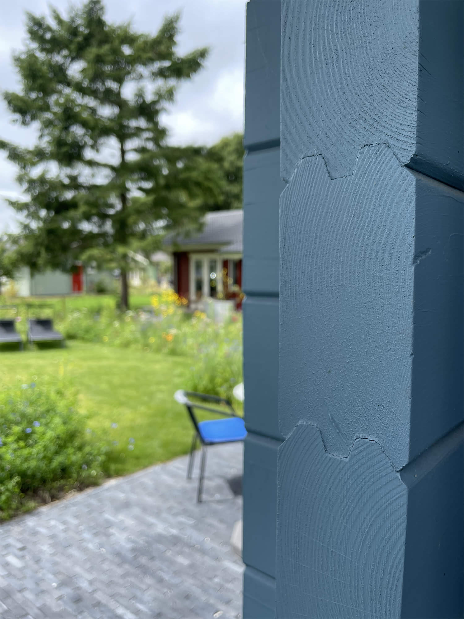 Blauwe muur met Woodtex Opaque